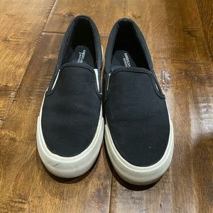 American Eagle slip ons